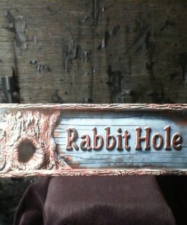 21001 - Sign - Rabbit Hole