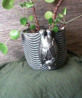22010 - Hanging Bat