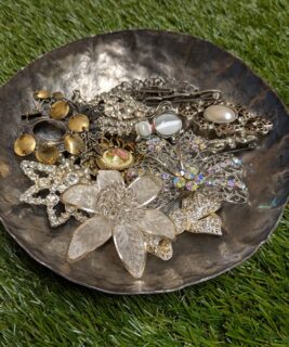 33015 - Vintage Broaches