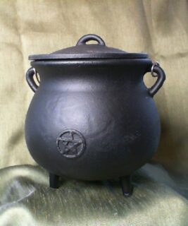 66068 - Large Cast Cauldron