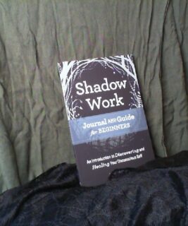 71002 - Book - Shadow Work