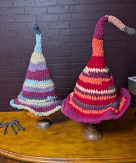 90106 - Laurie Loops - sisterhood chunky witch hat