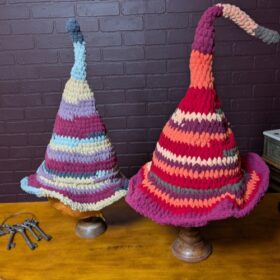 90106 - Laurie Loops - sisterhood chunky witch hat