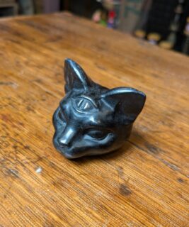 90405 - IvyCat - obsidian cat