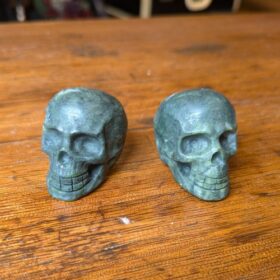90414 - IvyCat - green jade skulls
