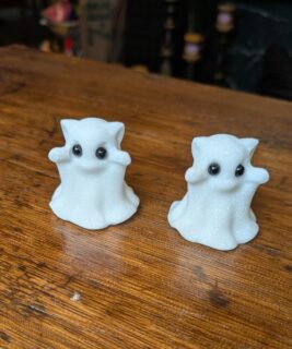 90419 - IvyCat - white jade ghost cat