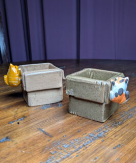 90707 - Jillian S ceramics - cat boxes