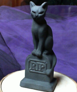 90445 - IvyCat - Black Obsidian Cat Tomb