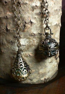 90524 - Cre8ed by Candy - Cage Pendant
