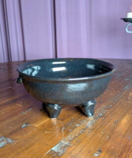 90702 - Jillian S ceramics - cauldron cereal bowl
