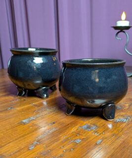 90703 - Jillian S ceramics - cauldron cups