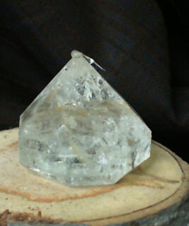 90493 - IvyCat - Clear Quartz Diamond