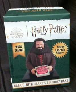 61031 - HP - Hagrid with Cake