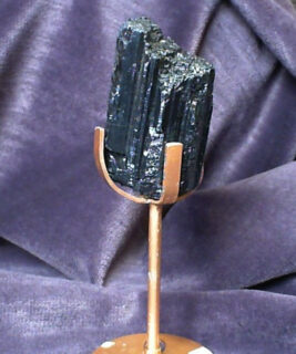 91808 - IvyCat - Black Tourmaline