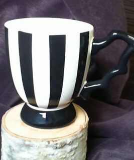 82023 - Striped Teacup