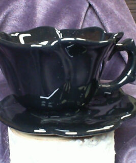 82024 - Black Rose Teacup