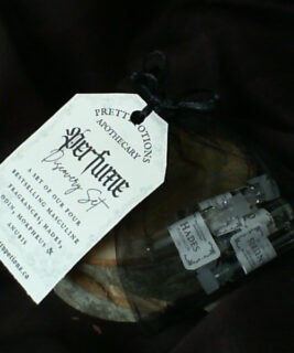 85028 - Perfume Sampler Set - M