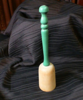 91611 - Auntie Ann - Vintage Pestle