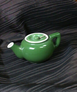 91612 - Auntie Ann - Green Tea Pot