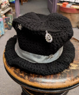 90112 - Laurie Loops - Sisterhood Top Hat
