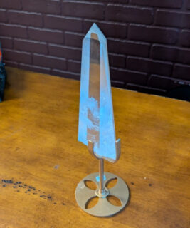 91825 - IvyCat - Clear Quartz Stand - Sm