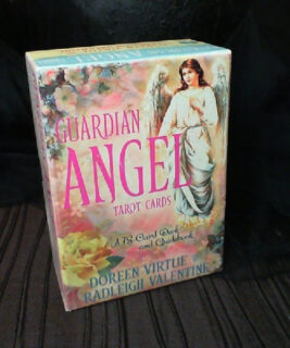 90652 - Gumball Goods - Guardian Angel Tarot Cards
