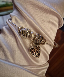 90913 - Signe Knutson - Silver Heart adjustable bracelet