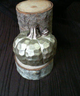 92425 - Boho upcycles - Gold Pumpkins