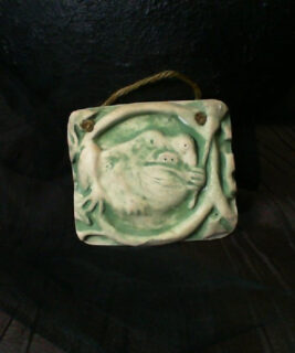 92449 - Boho upcycles - Toad Plaque