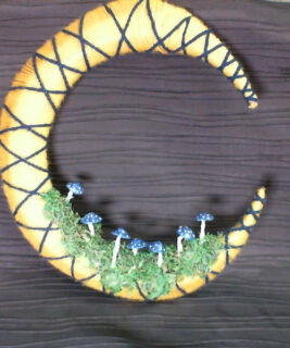 92802 - Fae and Folk - Yellow Blue Moon Wreath