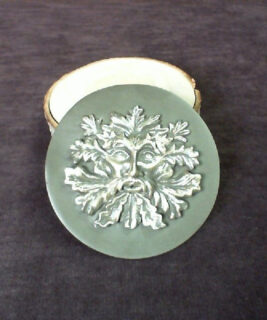 66152 - Green Man Incense Holder