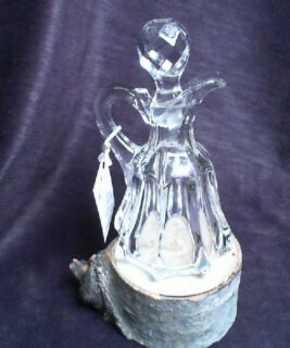 92228 - WPG Vintage - Glass Cruet w Stopper