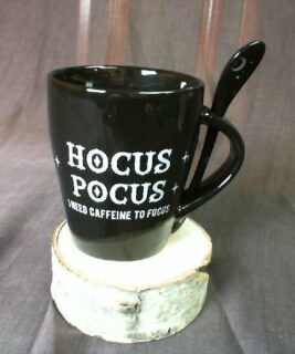 66168 - Hocus Pocus Mug And Spoon Set