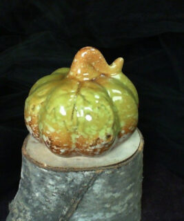 92470 - Boho upcycles - Green Pumpkins