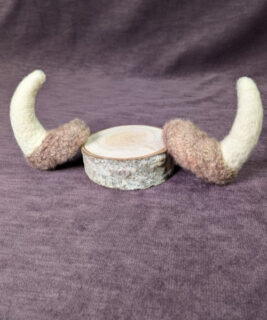 92021 - Moss and Thimble - Fauns Gift Horn Clips